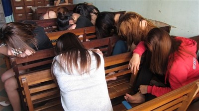 Khi gái bia ôm được gọi là 'PR' Khi gái bia ôm được gọi là 'PR'