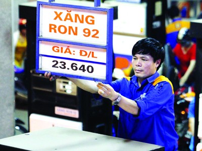 Xăng dầu, vì sao tăng nhiều giảm ít? Xăng dầu, vì sao tăng nhiều giảm ít?
