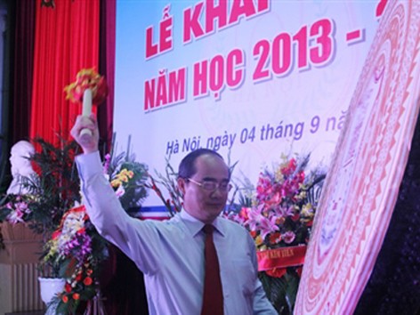 Phó Thủ tướng đánh trống khai trường tại ĐH Y Hà Nội Phó Thủ tướng đánh trống khai trường tại ĐH Y Hà Nội