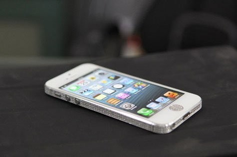 iPhone 5 dát kim cương độc nhất Hà Nội, giá 68 triệu đồng iPhone 5 dát kim cương độc nhất Hà Nội, giá 68 triệu đồng