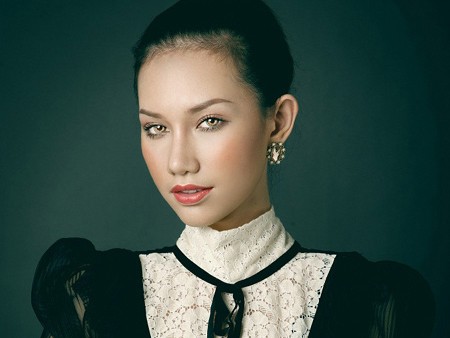 Khiêu vũ với mùa thu cùng Miss Teen Quỳnh Chi Khiêu vũ với mùa thu cùng Miss Teen Quỳnh Chi