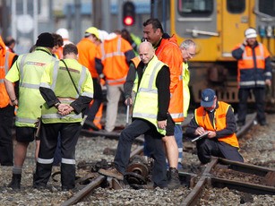 Tàu hỏa trật bánh ở New Zealand, 4 người bị thương Nguyên nhân tai nạn đang được tiến hành điều tra