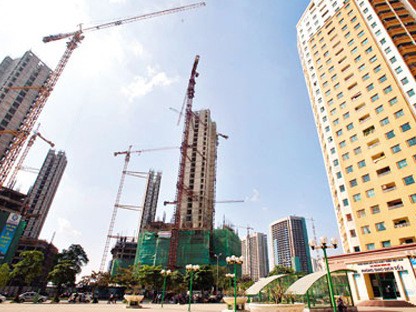Kinh tế Việt Nam 'nguy cơ đi ngang nhiều năm' Kinh tế Việt Nam 'nguy cơ đi ngang nhiều năm'