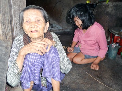 Hai cụ già cùng cực Hai cụ già cùng cực