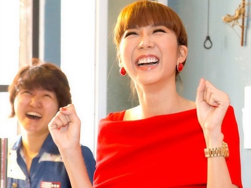 Ngọc Quyên cười tít mắt bên các fan ruột Ngọc Quyên cười tít mắt bên các fan ruột