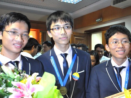 Học sinh tuyển Olympic sẽ không được vào thẳng ĐH? Học sinh tuyển Olympic sẽ không được vào thẳng ĐH?