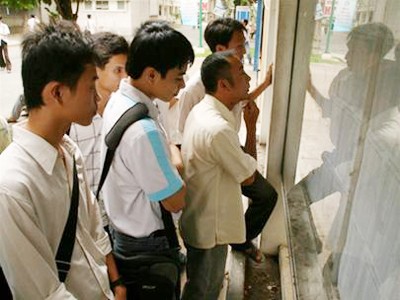 Điểm chuẩn ba năm của ĐH Kinh tế - Luật TPHCM Điểm chuẩn ba năm của ĐH Kinh tế - Luật TPHCM