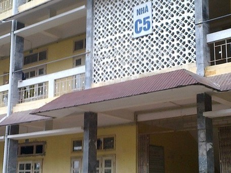 Đâm chết bạn học vì… mở tiếng tivi to Đâm chết bạn học vì… mở tiếng tivi to