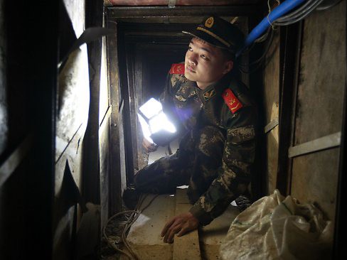 Cảnh sát Trung Quốc phát hiện đường hầm buôn lậu tinh vi Hầm ngầm buôn lậu nối Thâm Quyến với Hong Kong