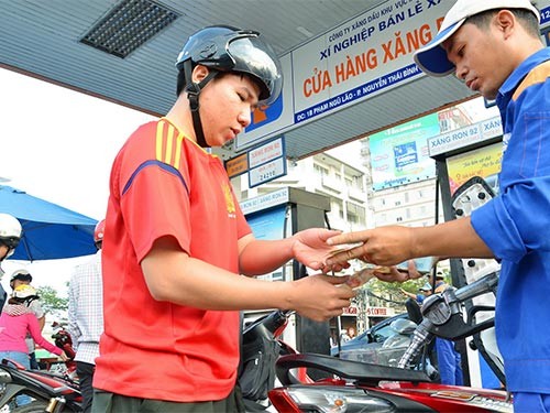 'Bí mật' bàn kế tăng giá xăng dầu 'Bí mật' bàn kế tăng giá xăng dầu