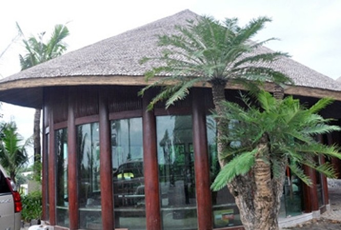 Khu nhà cổ độc nhất Việt Nam của cha con thợ mộc Khu nhà cổ độc nhất Việt Nam của cha con thợ mộc
