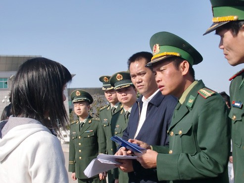 Tìm ánh sáng cuối đường hầm Tìm ánh sáng cuối đường hầm