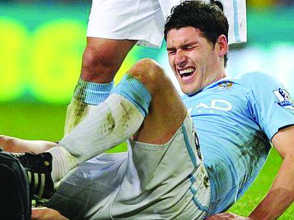 Capello đặt cược vào Barry Số phận của tuyển Anh không phải đặt vào đôi chân Wayne Rooney mà là Gareth Barry