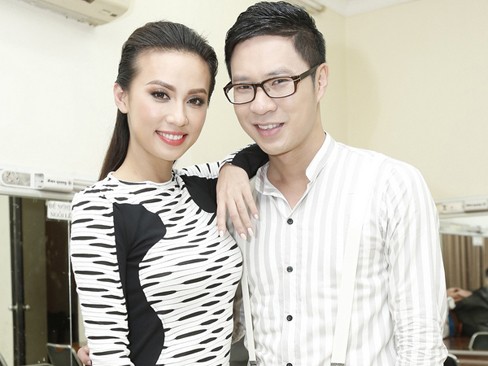 'Bồ tin đồn' của Đan Trường thân mật MC Anh Quân 'Bồ tin đồn' của Đan Trường thân mật MC Anh Quân