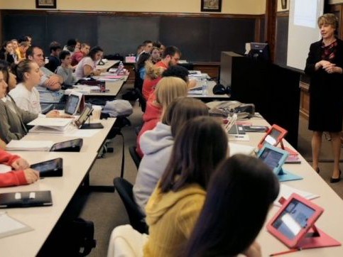 Khi công nghệ ‘gõ cửa’ trường học Khi công nghệ ‘gõ cửa’ trường học