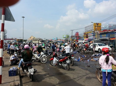 Trả bia cho tài xế vì xấu hổ với con gái Trả bia cho tài xế vì xấu hổ với con gái