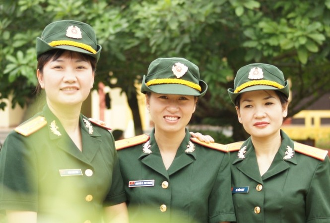 Nữ quân nhân Việt đẹp mê hồn, sẵn sàng chiến đấu Nữ quân nhân Việt đẹp mê hồn, sẵn sàng chiến đấu
