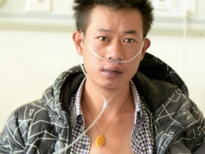 Người đàn ông có trái tim nằm trong bụng Người đàn ông có trái tim nằm trong bụng
