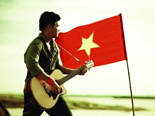 'Lá cờ' - chuyện riêng, chuyện chung 'Lá cờ' - chuyện riêng, chuyện chung