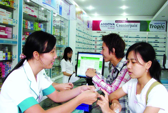 Hãng dược chiết khấu cho bác sĩ: Đủ kiểu lách luật Bệnh nhân luôn mong muốn tìm đến các cửa hàng dược uy tín, chất lượng. Ảnh minh họa: L.N