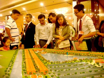 Dồn vàng sang nhà đất: May ít, rủi nhiều Dồn vàng sang nhà đất: May ít, rủi nhiều