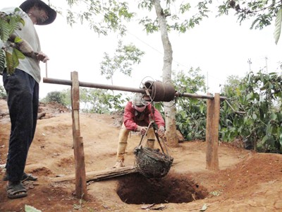 Đời thợ đụng 'âm phủ' Tời đất lên khỏi giếng