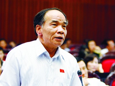 Xét tố cáo nặc danh như 'đãi cát tìm vàng' Trưởng ban Dân nguyện Trần Thế Vượng phát biểu tại hội trường Quốc hội. Ảnh: Hồng Vĩnh