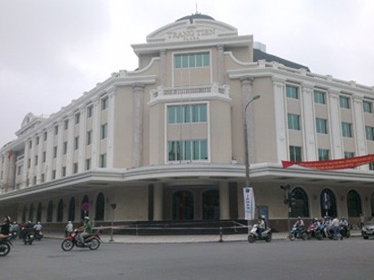 Bố chồng Hà Tăng: 'Tràng Tiền không phải canh bạc' Bố chồng Hà Tăng: 'Tràng Tiền không phải canh bạc'
