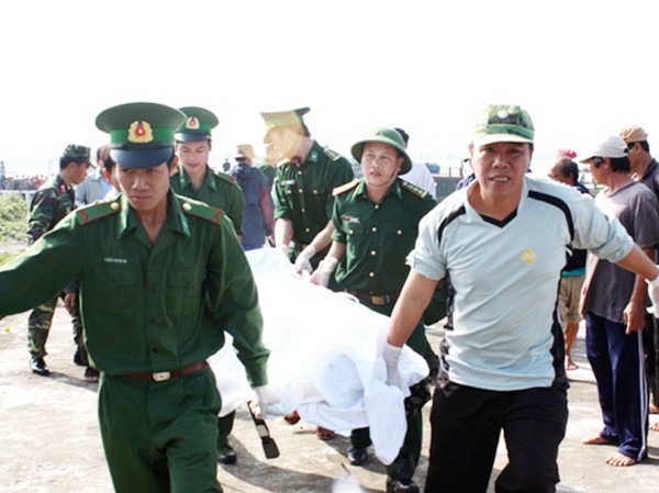 Tìm thấy bốn thi thể cuối cùng vụ chìm tàu Tìm thấy bốn thi thể cuối cùng vụ chìm tàu