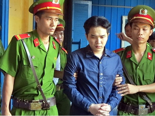 ‘Phê’ bồ đà, chém chết 2 bé gái song sinh ‘Phê’ bồ đà, chém chết 2 bé gái song sinh