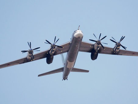 Nga điều động siêu máy bay ném bom Tu-95 tập trận Nga điều động siêu máy bay ném bom Tu-95 tập trận
