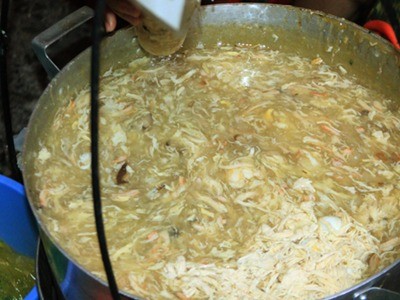 Gánh súp cua lâu năm ở nhà thờ Đức Bà Gánh súp cua lâu năm ở nhà thờ Đức Bà