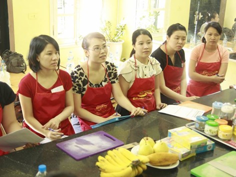 Cô dâu hiện đại học nấu ăn Cô dâu hiện đại học nấu ăn