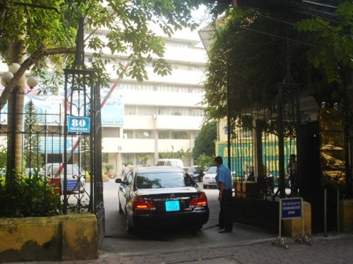 Đấu giá công khai ‘đất vàng’ khi chuyển trụ sở các bộ Đấu giá công khai ‘đất vàng’ khi chuyển trụ sở các bộ