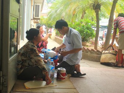Bi hài chồng chờ vợ đẻ Bi hài chồng chờ vợ đẻ