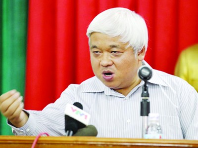 Bầu Kiên bị khởi tố thêm hai tội danh Bầu Kiên bị khởi tố thêm hai tội danh