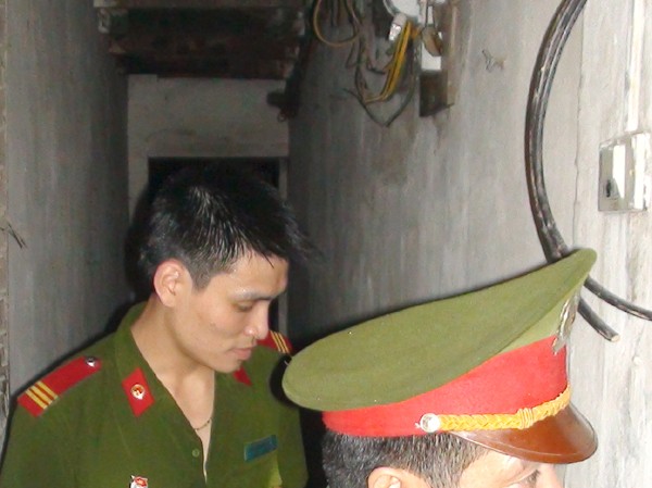 Hà Nội : Cháy nhà dân, cả phố náo loạn Hà Nội : Cháy nhà dân, cả phố náo loạn