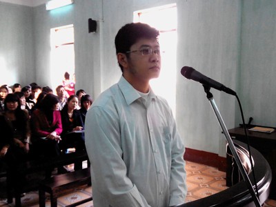 Nguyên Phó chánh văn phòng làm giả hàng chục sổ đỏ Nguyên Phó chánh văn phòng làm giả hàng chục sổ đỏ