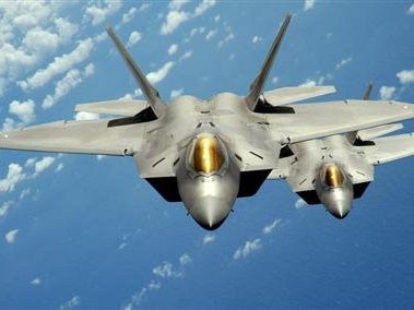 Mỹ điều chiến đấu cơ tàng hình tới Hàn Quốc Hai chiếc F-22 của Mỹ