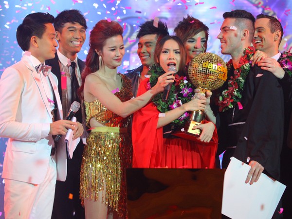 Yến Trang giành giải vàng Bước Nhảy Hoàn Vũ 2013 Yến Trang giành giải vàng Bước Nhảy Hoàn Vũ 2013