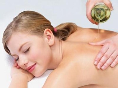 Chăm sóc toàn diện cho da lưng mùa hè Chăm sóc toàn diện cho da lưng mùa hè