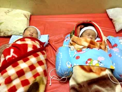 Cuộc sống hai bé chào đời từ tinh trùng người bố quá cố Cuộc sống hai bé chào đời từ tinh trùng người bố quá cố