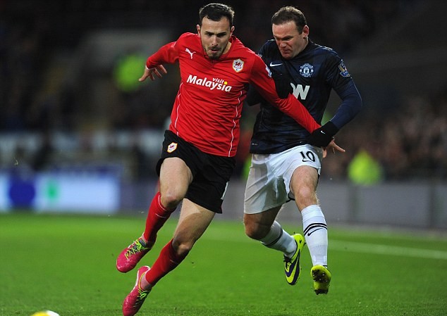 Rooney thoát thẻ đỏ, M.U rơi điểm tại Ninian Park Rooney thoát thẻ đỏ, M.U rơi điểm tại Ninian Park