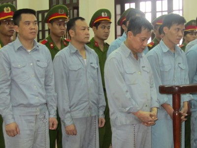 Tuyên tử hình 4 bị cáo vụ buôn 150 bánh heroin Tuyên tử hình 4 bị cáo vụ buôn 150 bánh heroin