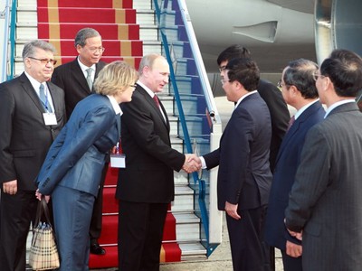 Ảnh: Tổng thống Putin tại sân bay Nội Bài Ảnh: Tổng thống Putin tại sân bay Nội Bài