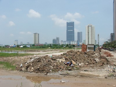 DA Luật đất đai: Nên có cơ quan định giá đất độc lập Dự án Công viên Nhân Chính, quận Thanh Xuân, sau khi thu hồi đất, bỏ hoang hóa nhiều năm... Ảnh: Minh Tuấn