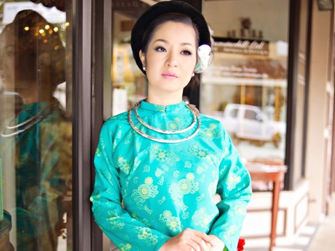 Danh hài Thúy Nga 'tái xuất' sau khi sinh con Danh hài Thúy Nga 'tái xuất' sau khi sinh con