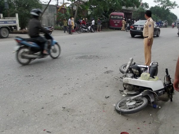 Xe khách gây tai nạn liên hoàn Hiện trường vụ tai nạn