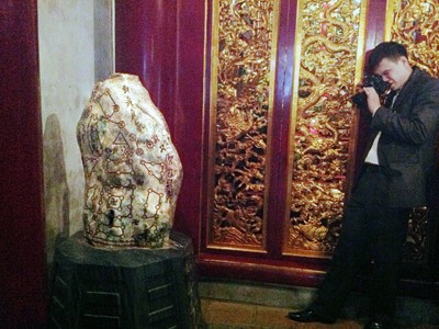 Sớm làm sáng tỏ 'hòn đá lạ' ở Đền Hùng Sớm làm sáng tỏ 'hòn đá lạ' ở Đền Hùng