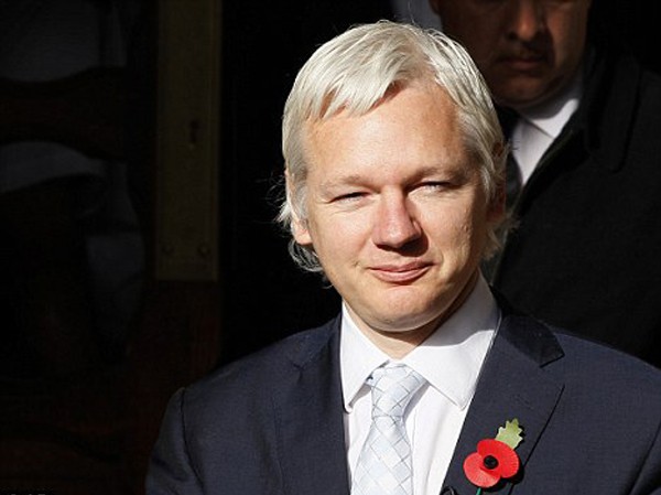 Ông chủ WikiLeaks quyết không nộp mình Ông chủ WikiLeaks quyết không nộp mình
